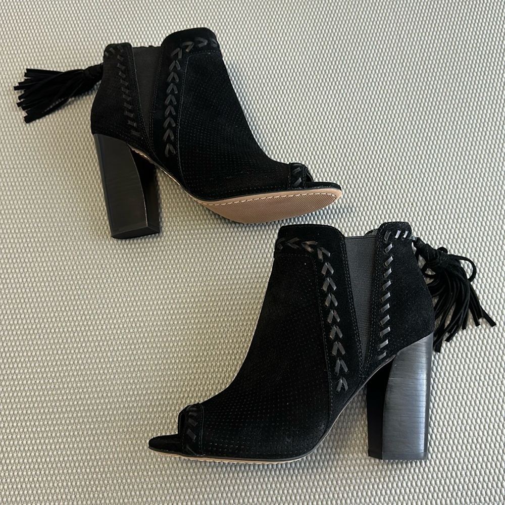 Ankle boots size 7M Marc Fisher